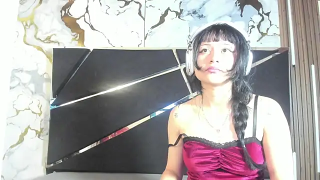 Couple In Heat online show from May 20, 2026, 1:41 pm