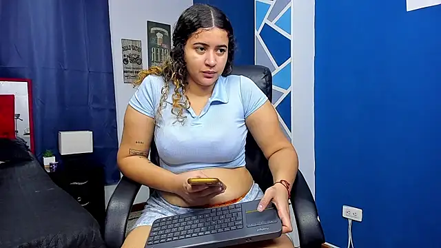 goodgirlxxl online show from March 27, 2026, 11:16 pm