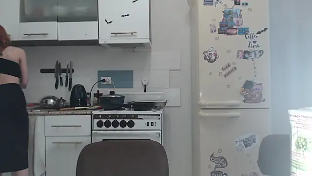 Snapshot of SolarAdrienne chatting on February 25, 2026, 1:22 pm SolarAdrienne online show from February 25, 2026, 1:22 pm