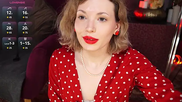 VinylKiss online show from April 12, 2026, 6:22 pm