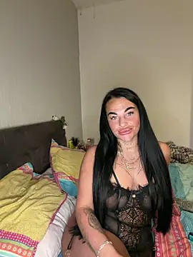 Snapshot of Darkfantisyx chatting on February 17, 2026, 8:28 pm Darkfantisyx online show from February 17, 2026, 8:28 pm