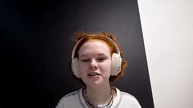 CurlaPettyBom online show from February 20, 2026, 8:16 am