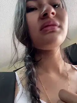 Snapshot of Aylin_fire chatting on March 24, 2026, 6:52 pm Aylin fire online show from March 24, 2026, 6:52 pm