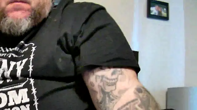 Snapshot of DaddyAG_66 chatting on February 24, 2026, 10:32 pm DaddyAG 66 online show from February 24, 2026, 10:32 pm