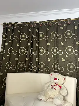 soffii-estrella online show from April 1, 2026, 6:15 am