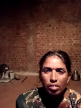 Snapshot of Hot_re83 chatting on February 25, 2026, 11:37 pm Hot re83 online show from February 25, 2026, 11:37 pm