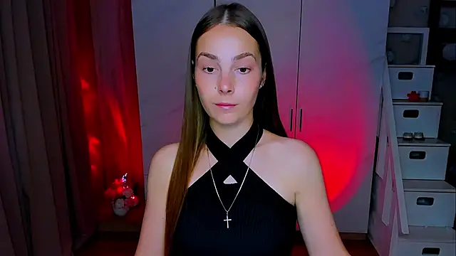 Maddy Wood  online show from July 28, 2026, 4:27 pm