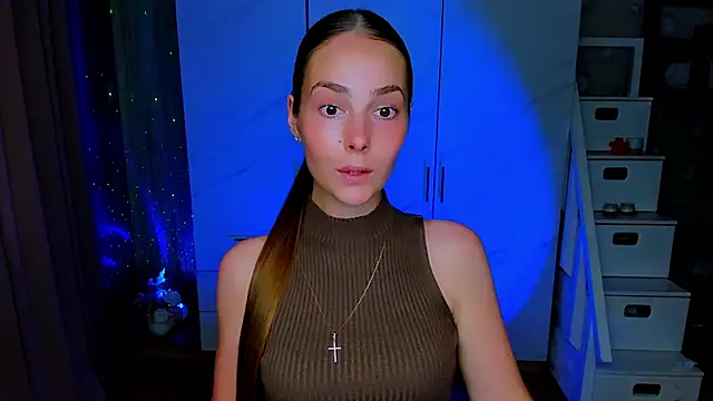 Maddy Wood  online show from July 25, 2026, 4:46 pm