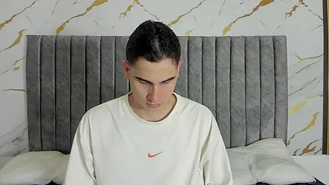 ryanlevi1 online show from February 23, 2026, 1:44 pm