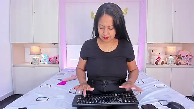 AllieBennet online show from June 13, 2026, 4:27 pm