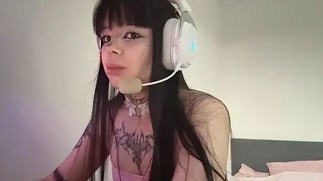 Luna Sohotti online show from April 12, 2026, 3:15 pm