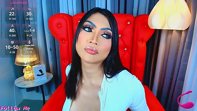 Snapshot of Laureen_Hilton chatting on April 28, 2026, 1:15 pm Laureen Hilton online show from April 28, 2026, 1:15 pm