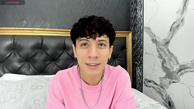 Angel St1 online show from May 18, 2026, 5:02 am