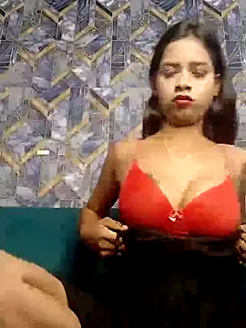 Snapshot of Rani1993 chatting on February 19, 2026, 5:43 pm Rani1993 online show from February 19, 2026, 5:43 pm