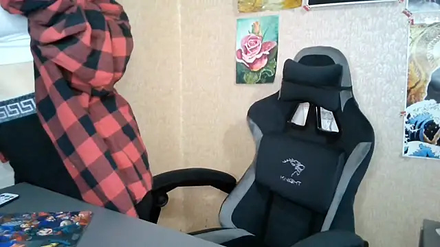 MilaTyan online show from April 18, 2026, 7:07 pm