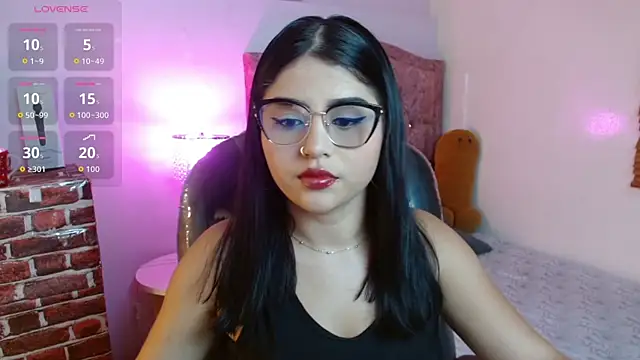 mila quin online show from April 9, 2026, 8:04 pm