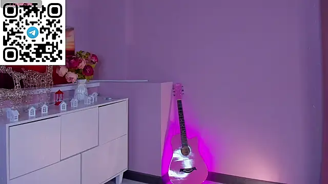 Snapshot of leylamirage chatting on February 21, 2026, 12:29 pm leylamirage online show from February 21, 2026, 12:29 pm