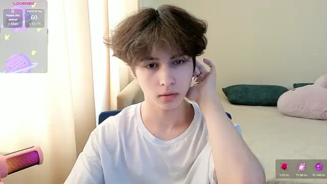 Snapshot of _LukaHayes_ chatting on February 27, 2026, 10:04 am LukaHayes online show from February 27, 2026, 10:04 am