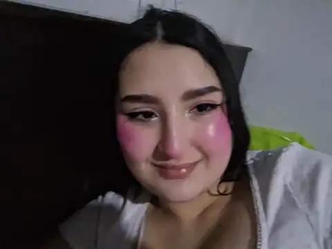 zoe moon   online show from June 14, 2026, 12:06 pm