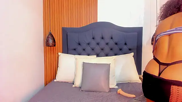 Snapshot of Curly_cataleya chatting on March 1, 2026, 1:00 pm Curly cataleya online show from March 1, 2026, 1:00 pm