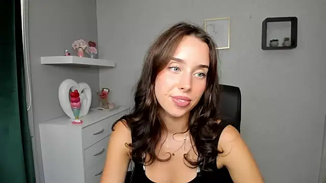 AdeleSolo online show from July 31, 2026, 12:37 pm