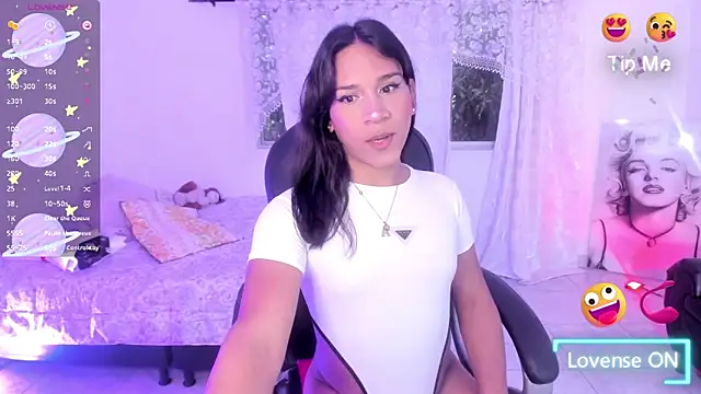 Snapshot of Andrea-Fox chatting on February 21, 2026, 11:34 am Andrea-Fox online show from February 21, 2026, 11:34 am