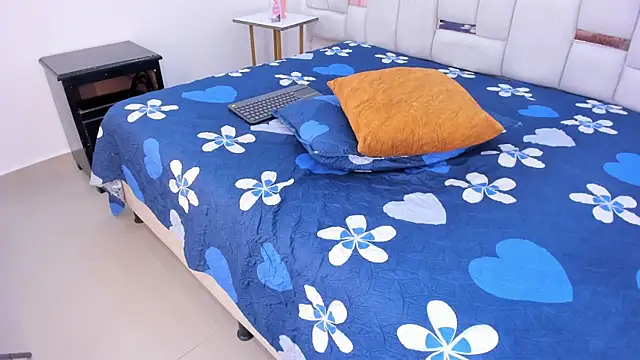 Snapshot of Zoe__smiith chatting on February 28, 2026, 4:12 am Zoe smiith online show from February 28, 2026, 4:12 am