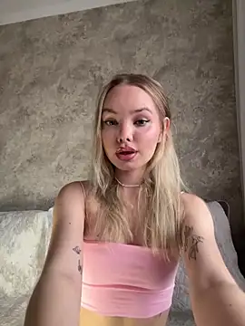 Snapshot of Rebecca_David chatting on February 20, 2026, 10:50 am Rebecca David online show from February 20, 2026, 10:50 am