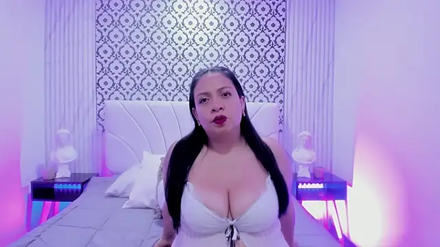 Snapshot of Renatta_Milly chatting on February 26, 2026, 3:17 am Renatta Milly online show from February 26, 2026, 3:17 am