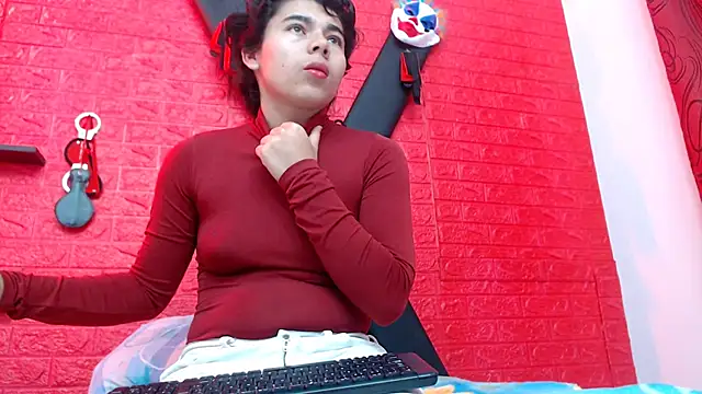 skinnysexy18 online show from February 26, 2026, 1:33 pm