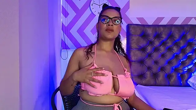 Snapshot of Violeta_Collins chatting on February 27, 2026, 2:39 pm Violeta Collins online show from February 27, 2026, 2:39 pm