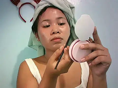 Snapshot of Creamy_Pussy21xx chatting on April 13, 2026, 12:25 am Creamy Pussy21xx online show from April 13, 2026, 12:25 am