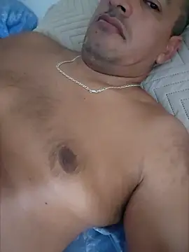 Snapshot of Valenthe26 chatting on February 22, 2026, 9:05 pm Valenthe26 online show from February 22, 2026, 9:05 pm