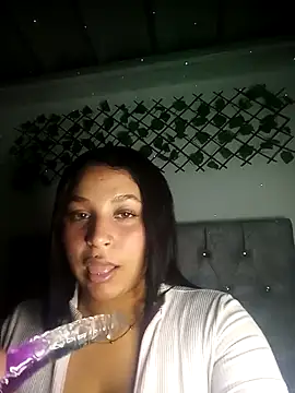 Layla diamond18 online show from February 24, 2026, 2:34 am