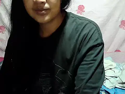 Snapshot of Sh1nbae22 chatting on April 16, 2026, 9:21 am Sh1nbae22 online show from April 16, 2026, 9:21 am