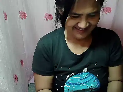 Snapshot of Sh1nbae22 chatting on April 5, 2026, 3:02 am Sh1nbae22 online show from April 5, 2026, 3:02 am