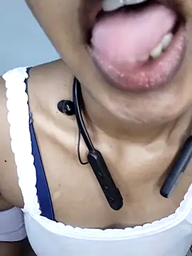 ASHANYA JAYASOORIYA online show from April 19, 2026, 6:03 am