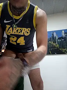 Valentino dominusSex online show from April 4, 2026, 8:59 pm