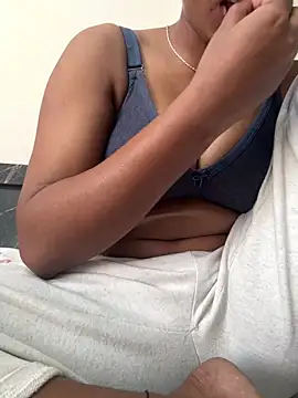 meenu cuties online show from May 7, 2026, 11:46 am