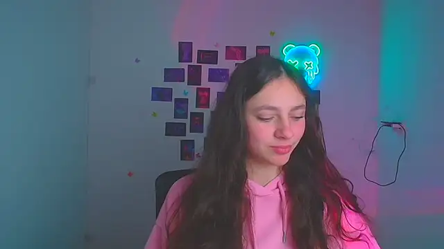 KissMeJulia online show from April 23, 2026, 5:36 am