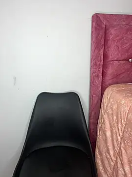 Sofia-squir online show from April 4, 2026, 12:01 pm