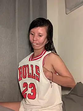 Snapshot of lady_moon09 chatting on February 25, 2026, 1:33 pm lady moon09 online show from February 25, 2026, 1:33 pm