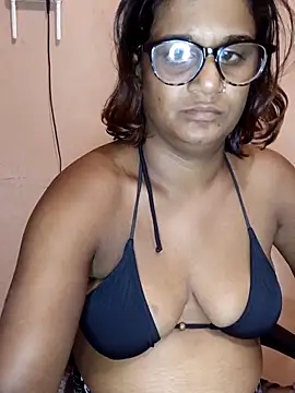 indianstrawberrylips4u online show from March 31, 2026, 6:43 pm