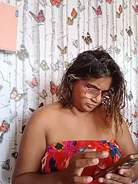 indianstrawberrylips4u online show from July 13, 2026, 8:13 am