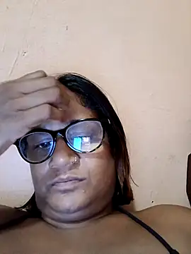 indianstrawberrylips4u online show from March 4, 2026, 5:31 pm