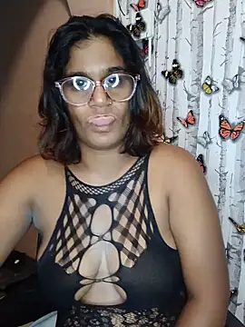 indianstrawberrylips4u online show from May 25, 2026, 5:07 am