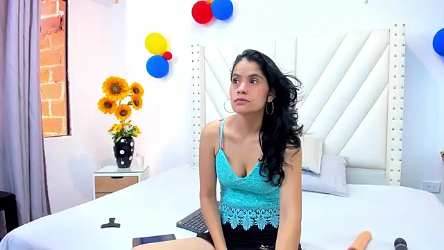 Paulynavera online show from July 24, 2026, 7:43 pm