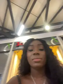 Snapshot of ZarahFerreira chatting on May 28, 2026, 11:10 pm ZarahFerreira online show from May 28, 2026, 11:10 pm