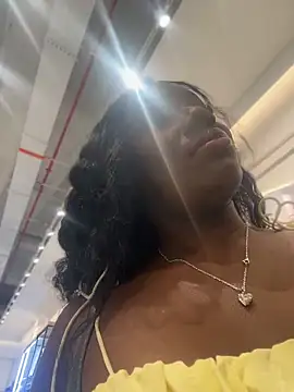 Snapshot of ZarahFerreira chatting on May 31, 2026, 12:38 am ZarahFerreira online show from May 31, 2026, 12:38 am