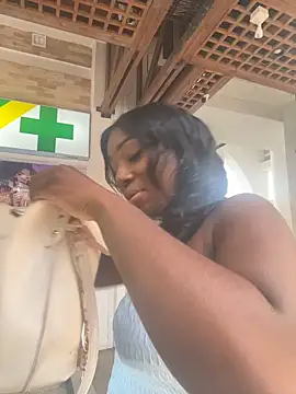 ZarahFerreira online show from April 5, 2026, 9:54 pm